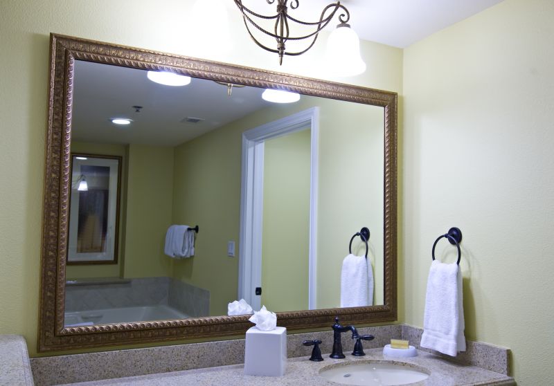 Mirror and Accessory Accents